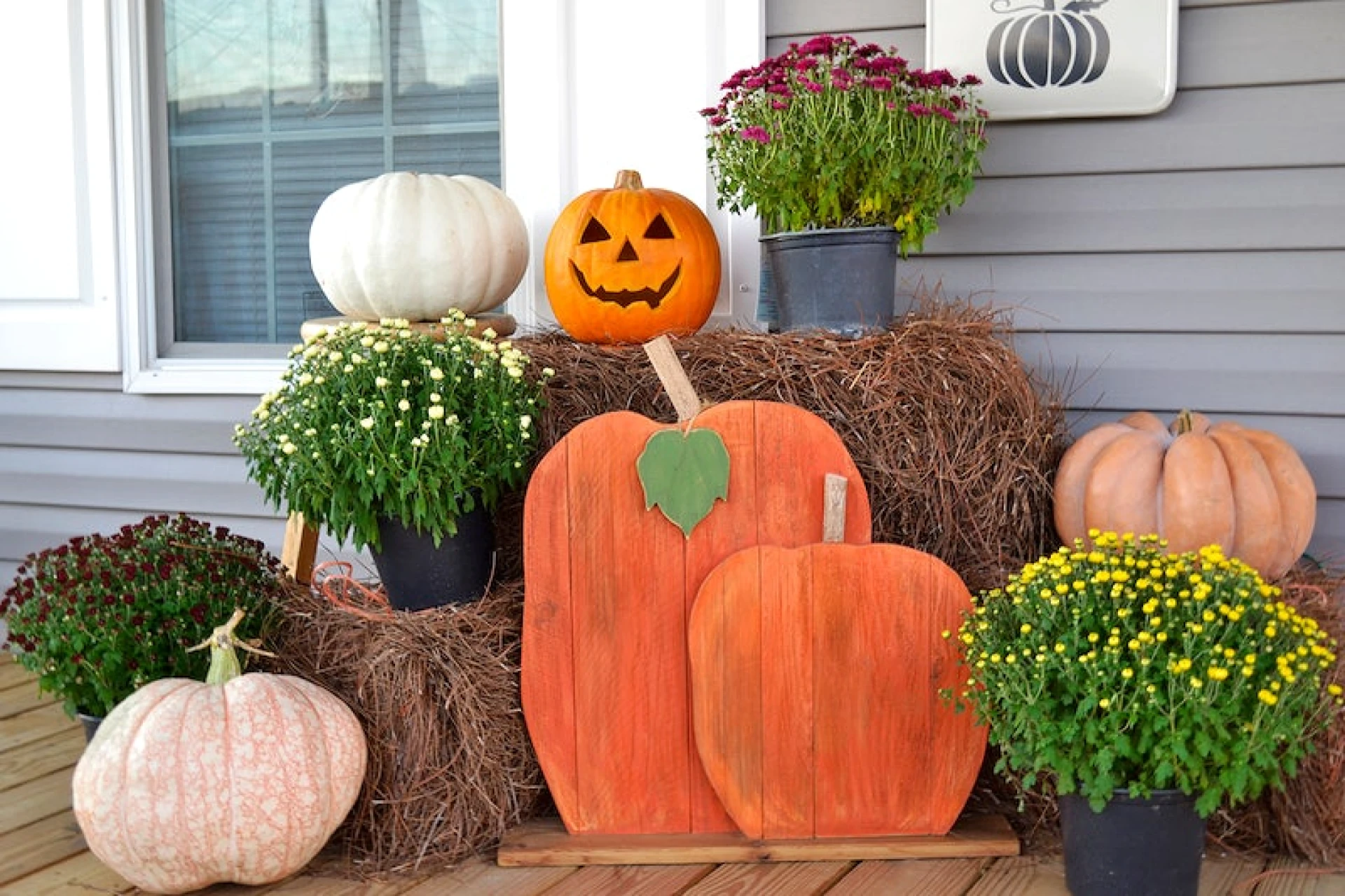 25 Outdoor Fall Decor Ideas to Transform Your Yard - Lotusmagus